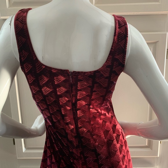 Alago s6 ruby red burnout velvet evening gown - Picture 4 of 5